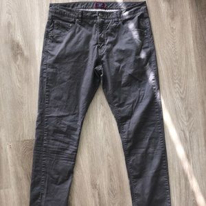 UNTUCKit Mens Pants 34 x 32 
5 Pocket Jeans 34x32